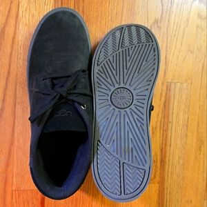Like new Ugg Men boots/sneakers suede size 8
